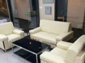 成都辦公家具廠家直銷 屏風辦公桌、電腦工位桌及木制家具選購指南